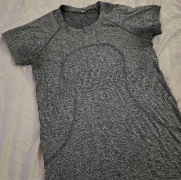 Swiftly Tech Short-Sleeve Shirt 2.0 Hip Length - Picture 5 of 9